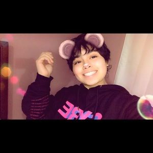 Meet your Posher, Selena